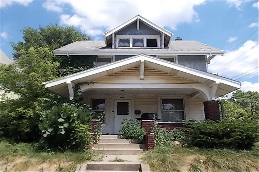 1036 Garfield Ave SW photo 1