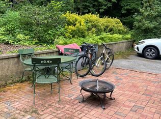 24 Woodedge Dr, Dix Hills, NY 11746