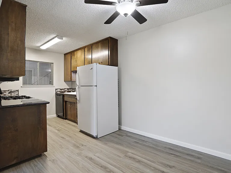 Avenue West Apartments — Photo 9