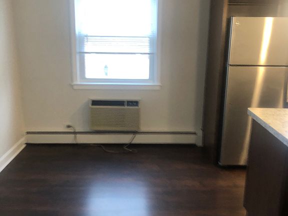 5th image of 2425 N 79th Ave #1