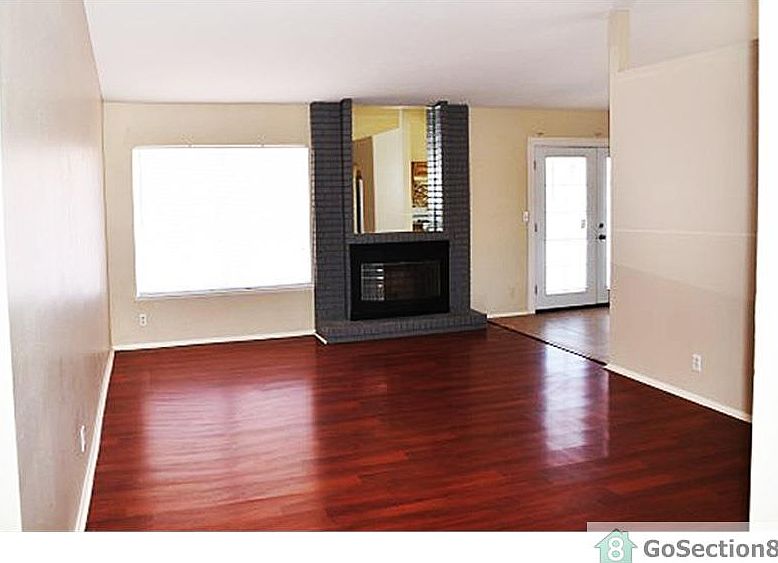 1st image of 6404 Starcrest Dr