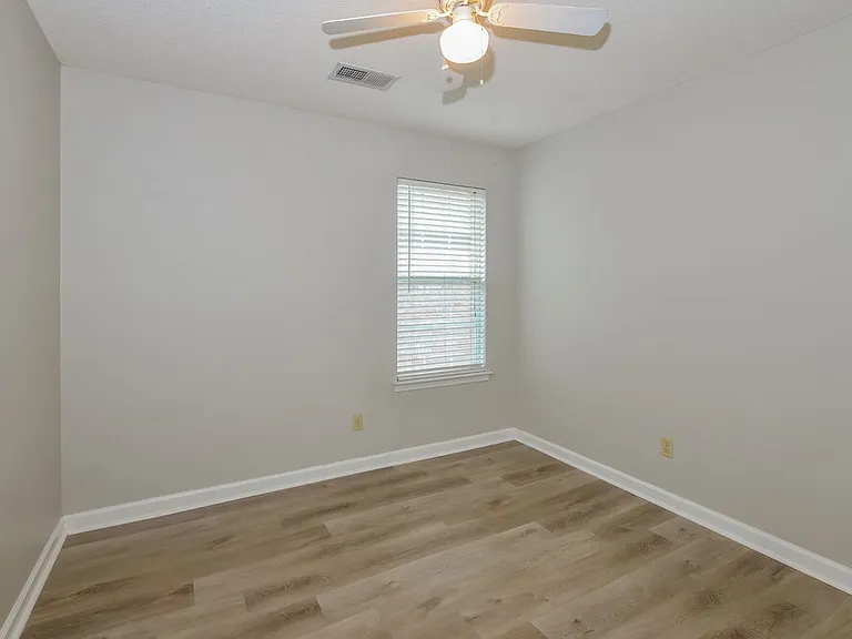 8408 Cross Point Dr — Photo 13