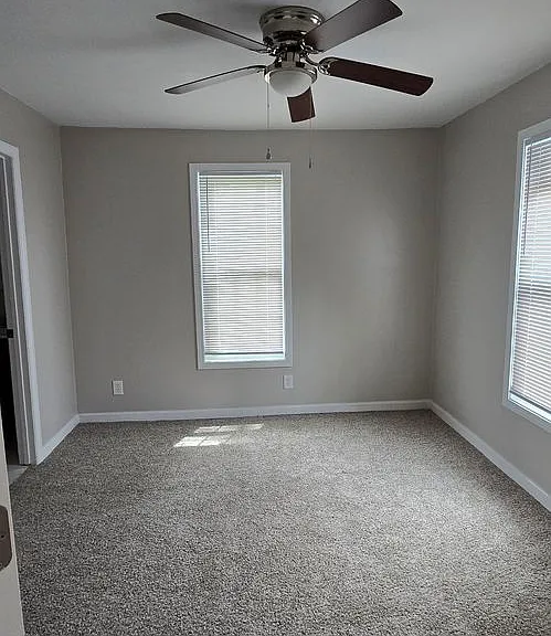 2020 Agnes St — Photo 4