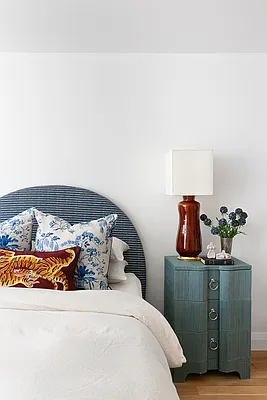 Sold by Compass | media 21