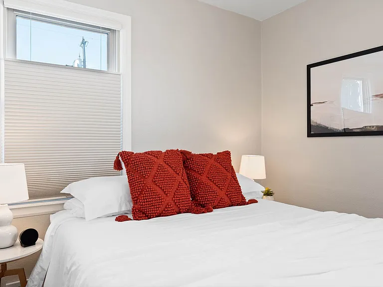 4207 N Normandie St — Photo 26