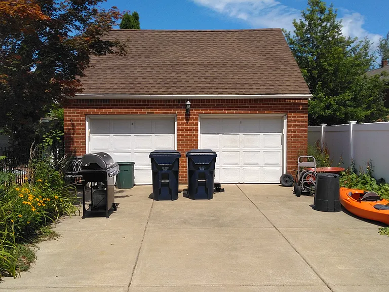 38 Greenwood Ave — Photo 2