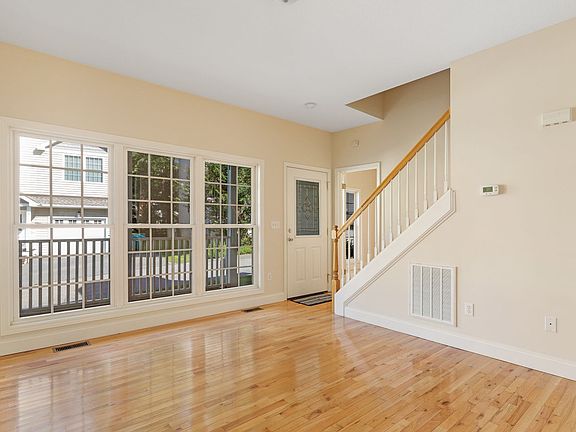 2nd image of 36 Winterwind Dr