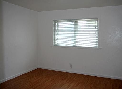 4th image of 150 Graham Ave APT 7