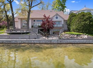 13521 Haddon St, Fenton, MI 48430