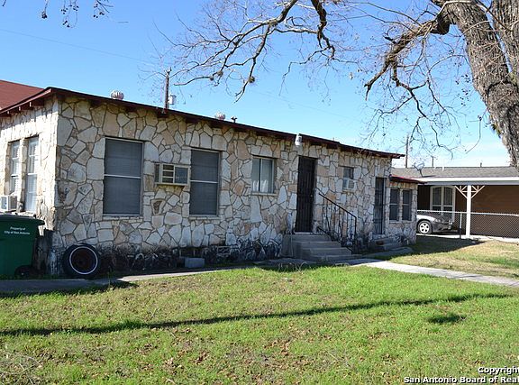 3rd image of 718 SW 35th St
