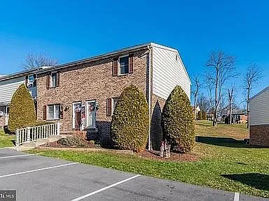 2 bed, 1184 sqft, $1,450 — Photo 1