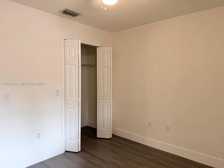 3585 NE 5th St #102 — Photo 15