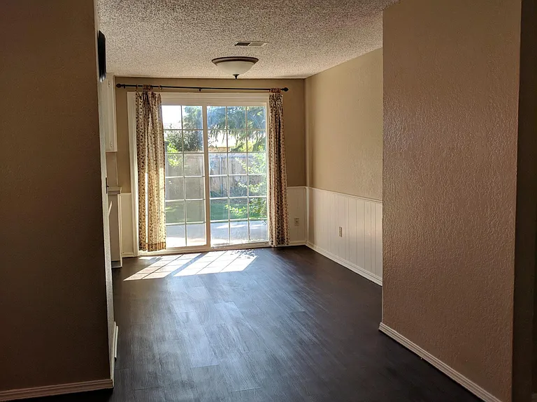 1112 Swan Lake Rd — Photo 3