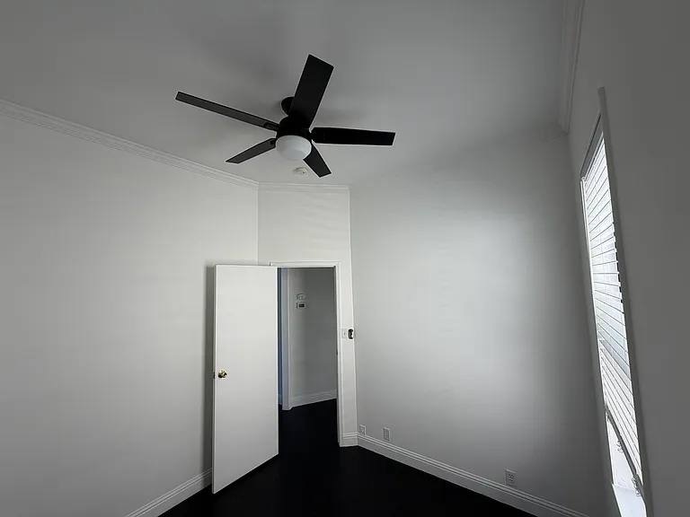 614 Jackson St — Photo 16