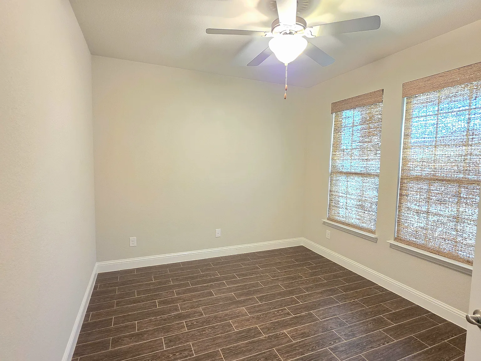5 bed, 4.5 bath, 3853 sqft, $4,695 — Photo 3