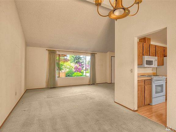 3rd image of 1015 S 262nd Pl