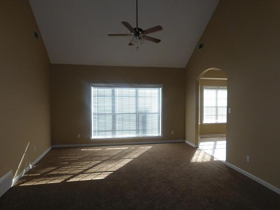 4th image of 1480 Far Dr