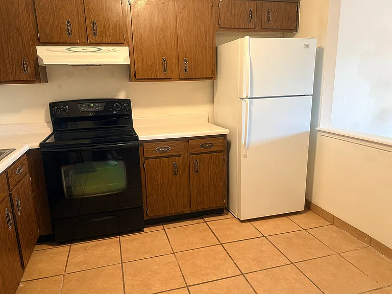 7506 Penn Ln NE #B — Photo 8