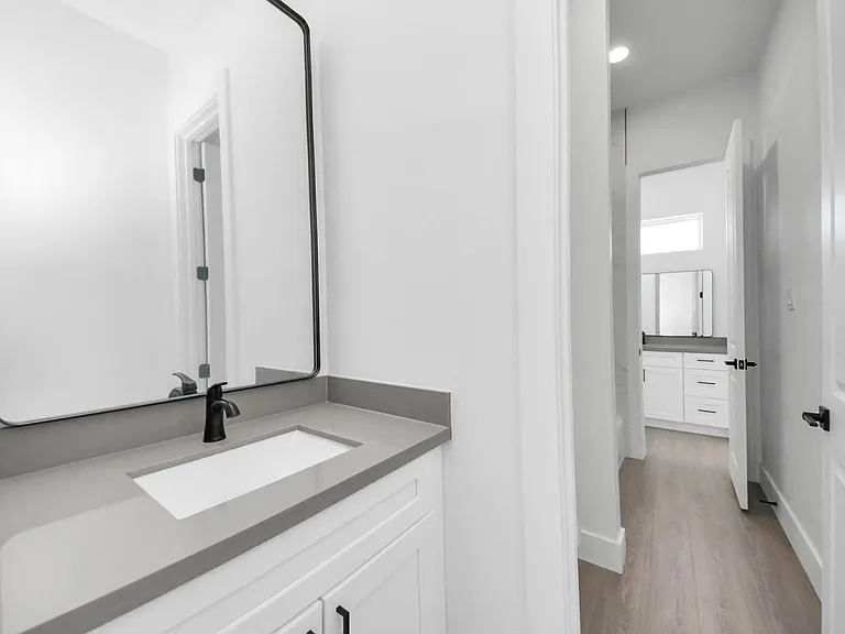 4133 E Toliver St — Photo 33