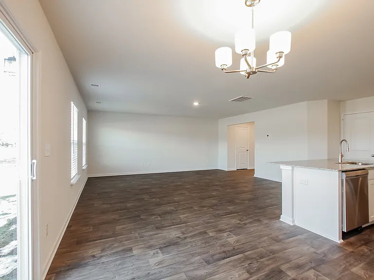 135 King Buck Dr — Photo 4