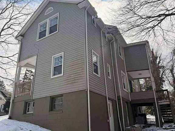 4th image of 212 Wickham Ave