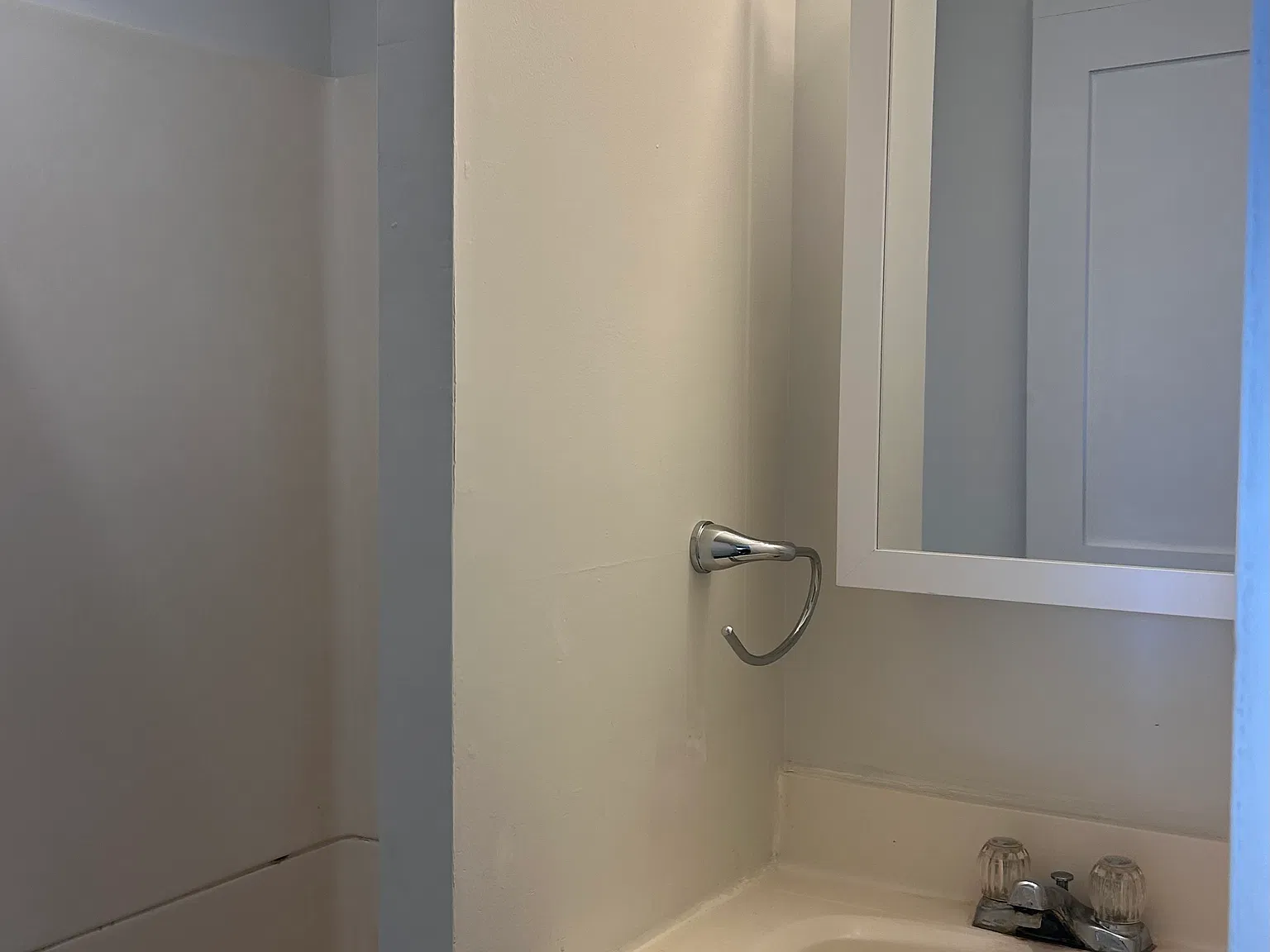 1 bed, 900 sqft, $1,000 — Photo 4