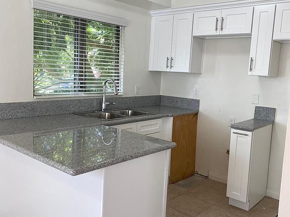 3rd image of 365 Milford St APT 1
