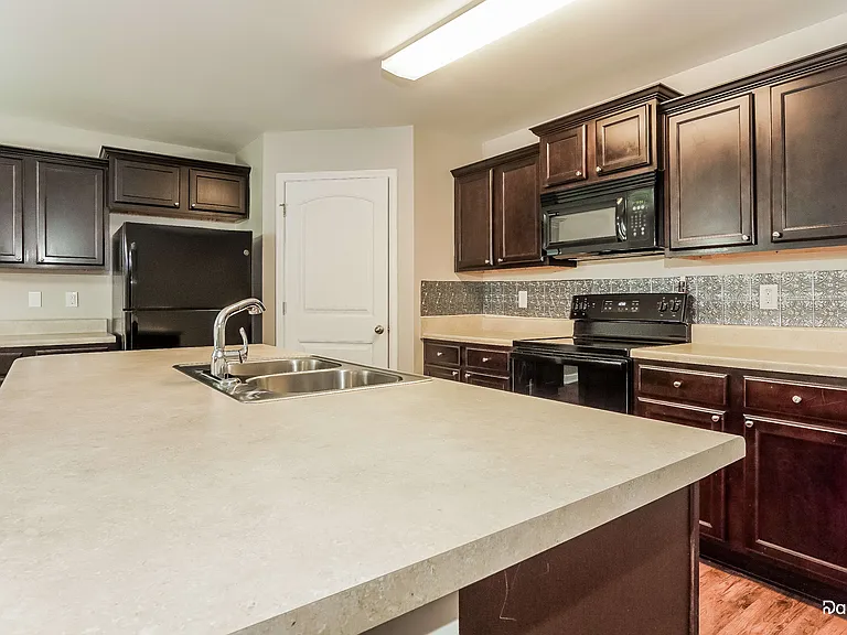 193 Addison Dr — Photo 2