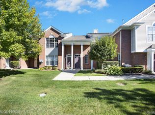 16498 Norfolk Dr, Macomb, MI 48044