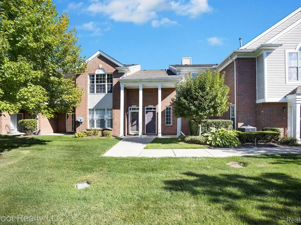 16498 Norfolk Dr, Macomb, MI 48044