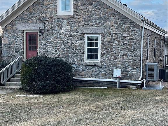 2nd image of 4459 Old Post Rd