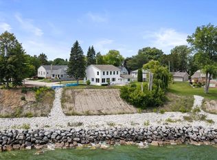 1236 Rosalind Ave, Racine, WI 53403