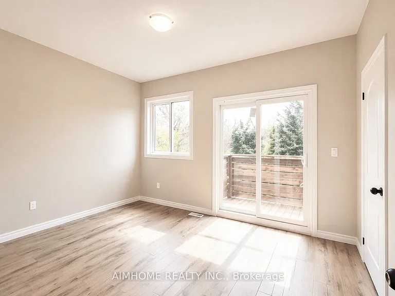 15 Waddington Cres #3 — Photo 12