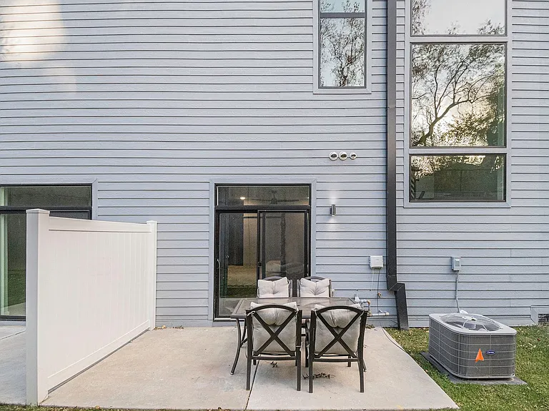 620 N 46th St — Photo 23