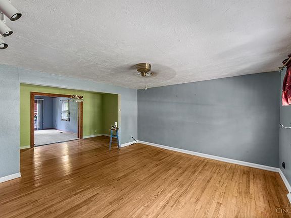 2nd image of 4214 Dixie Dr