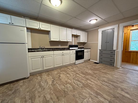 3rd image of 297 N Pleasant St #1