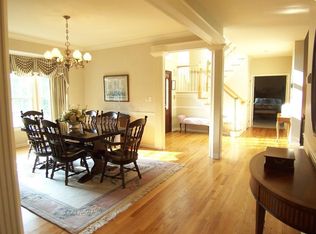 2 Oakridge Rd, Annandale, NJ 08801