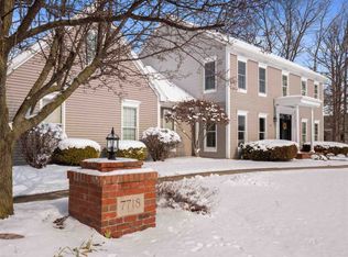 7718 Inverness Lakes Dr, Fort Wayne, IN 46804