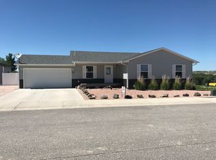 922 Big Horn Dr, Douglas, WY 82633