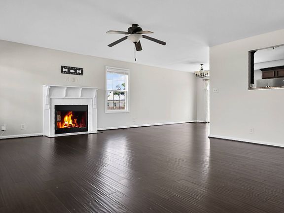 2nd image of 1004 Dwight Eisenhower Way