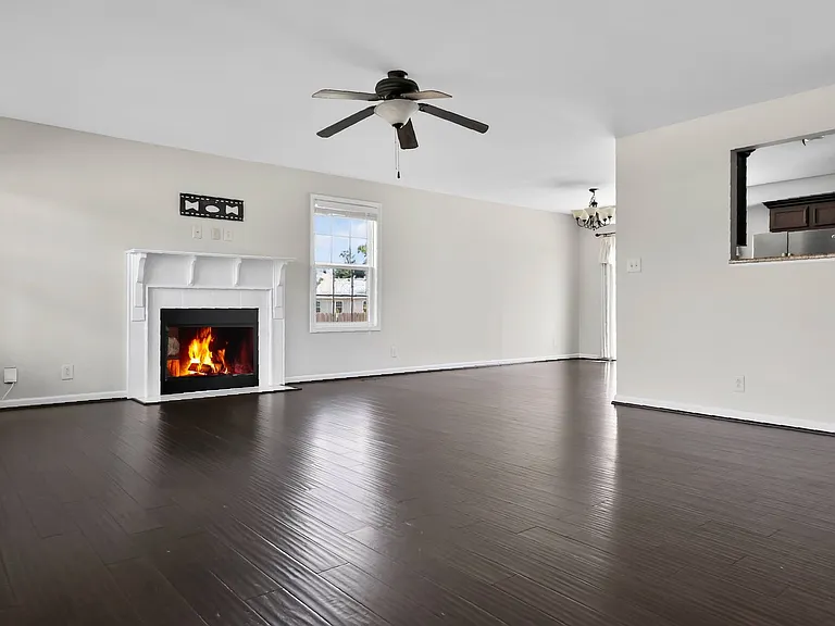 1004 Dwight Eisenhower Way — Photo 2