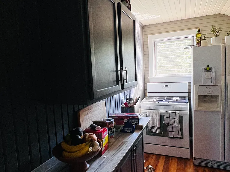 217 Alden St — Photo 27