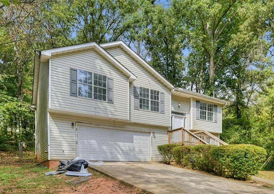 215 Pinehurst Dr