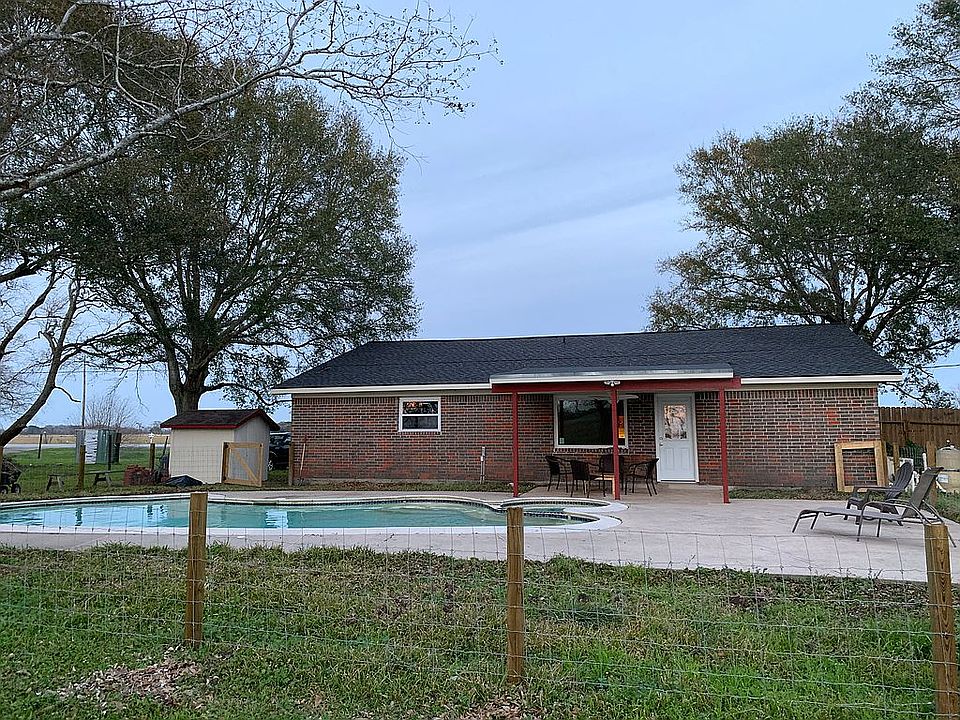Back Yard/Pool