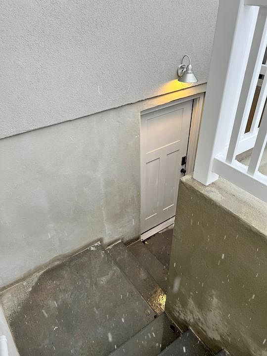 1st image of 395 E Mount Ellen St