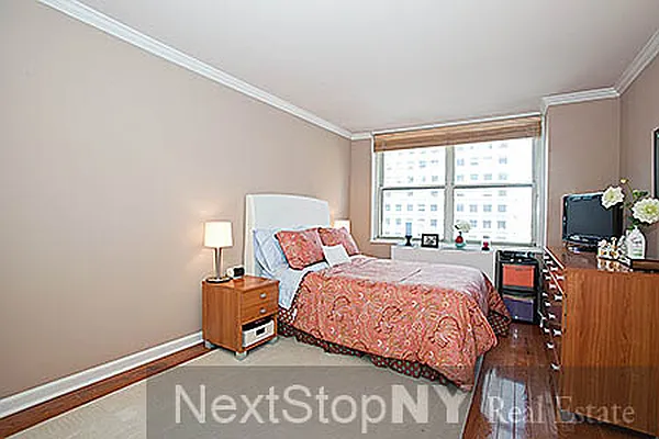 Sold by NextStopNY | media 19