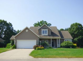 10056 Heather Lake Dr, Osceola, IN 46561