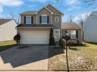 1138 Ledgestone Dr, Wadsworth, OH 44281