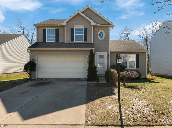 1138 Ledgestone Dr, Wadsworth, OH 44281