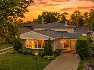 9437 Lockwood Ave, Skokie, IL 60077